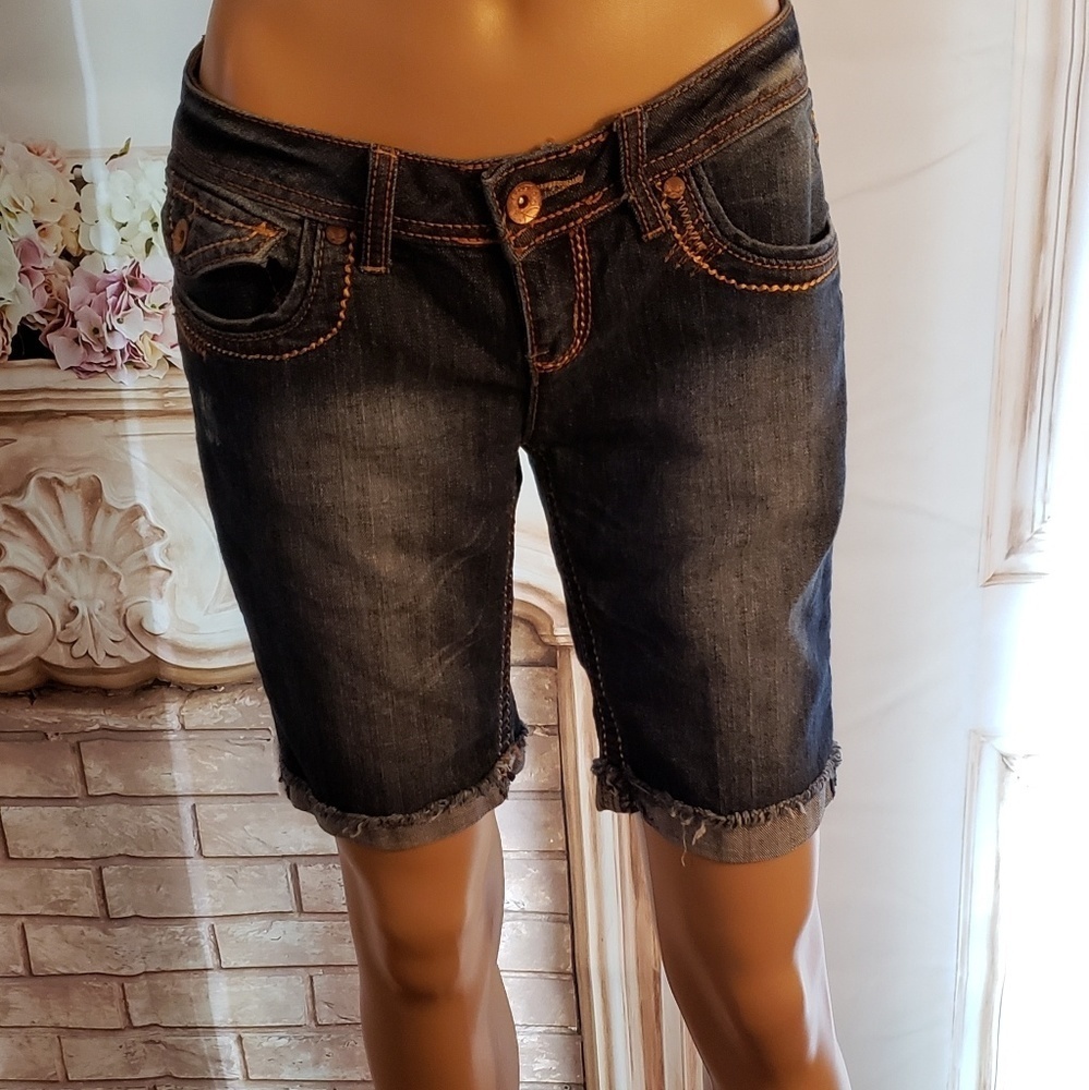 Refuge shorts size 4